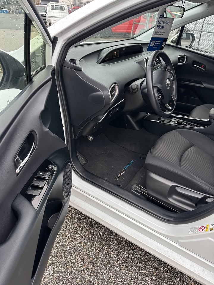 Toyota prius plug in hybrid