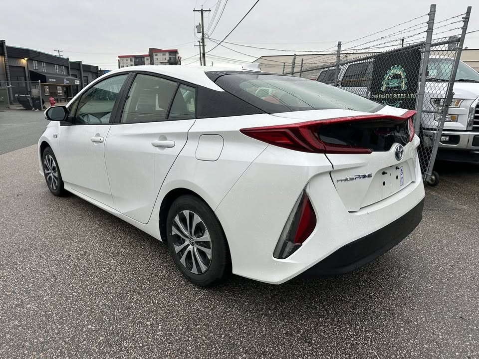 Toyota prius plug in hybrid