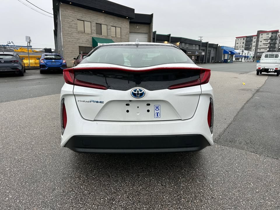 Toyota prius plug in hybrid