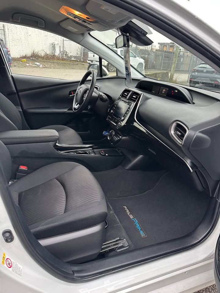 Toyota prius plug in hybrid