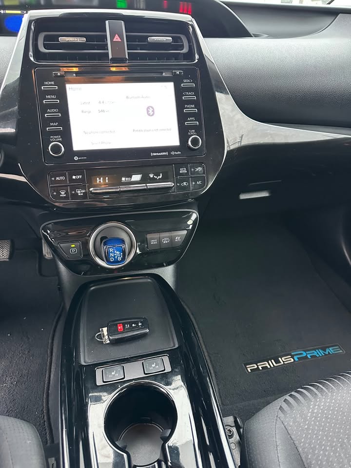 Toyota prius plug in hybrid