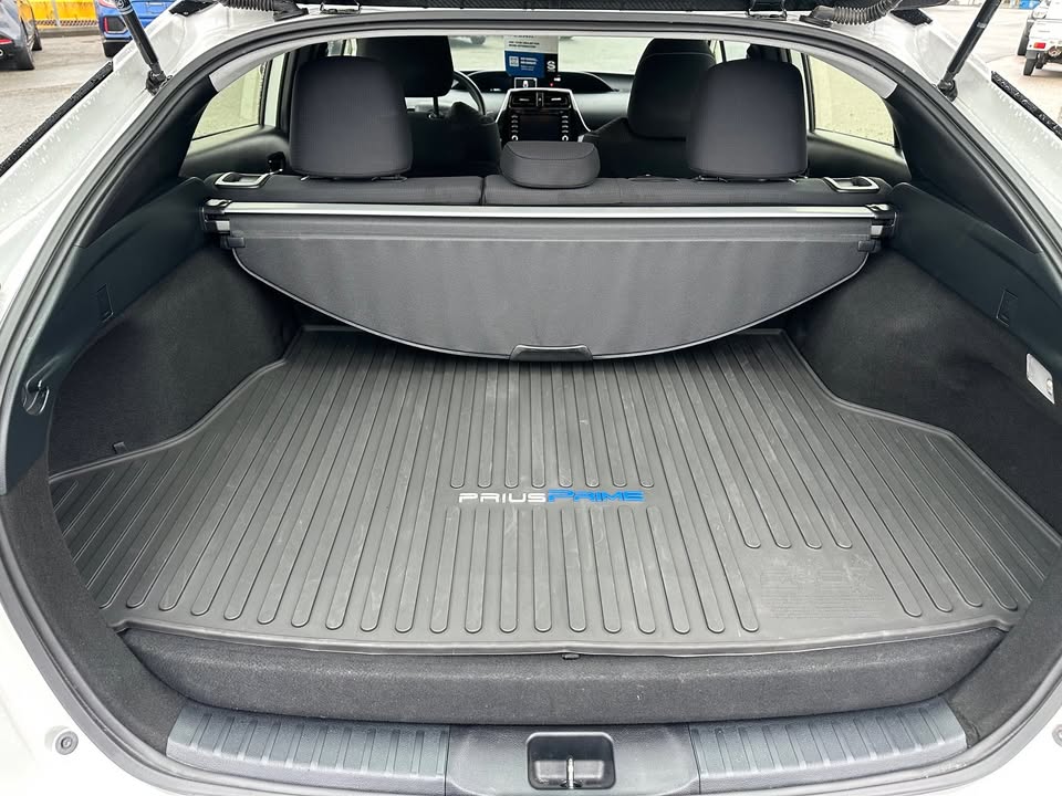 Toyota prius plug in hybrid