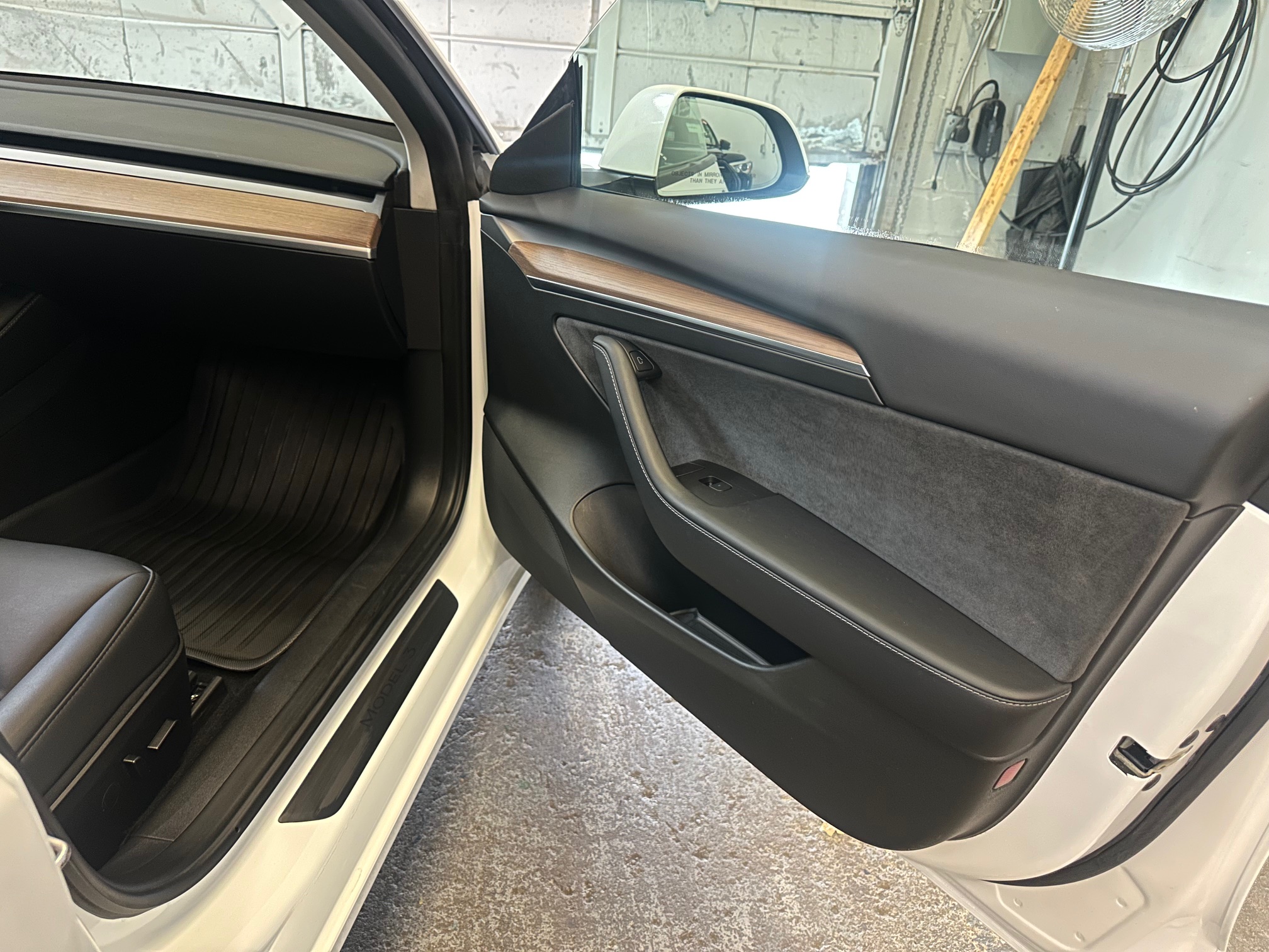 Tesla model 3 standard range 2023