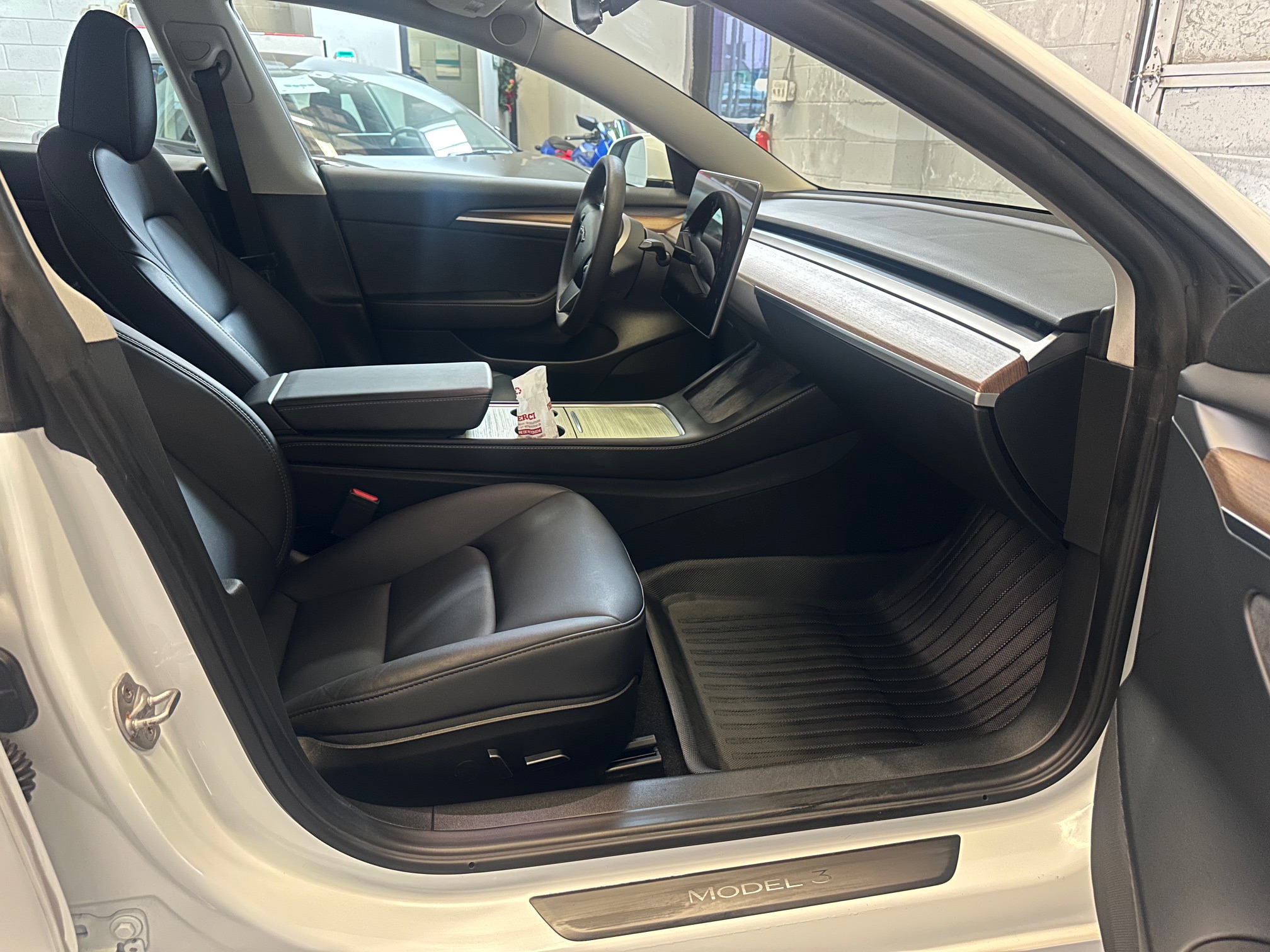 Tesla model 3 standard range 2023