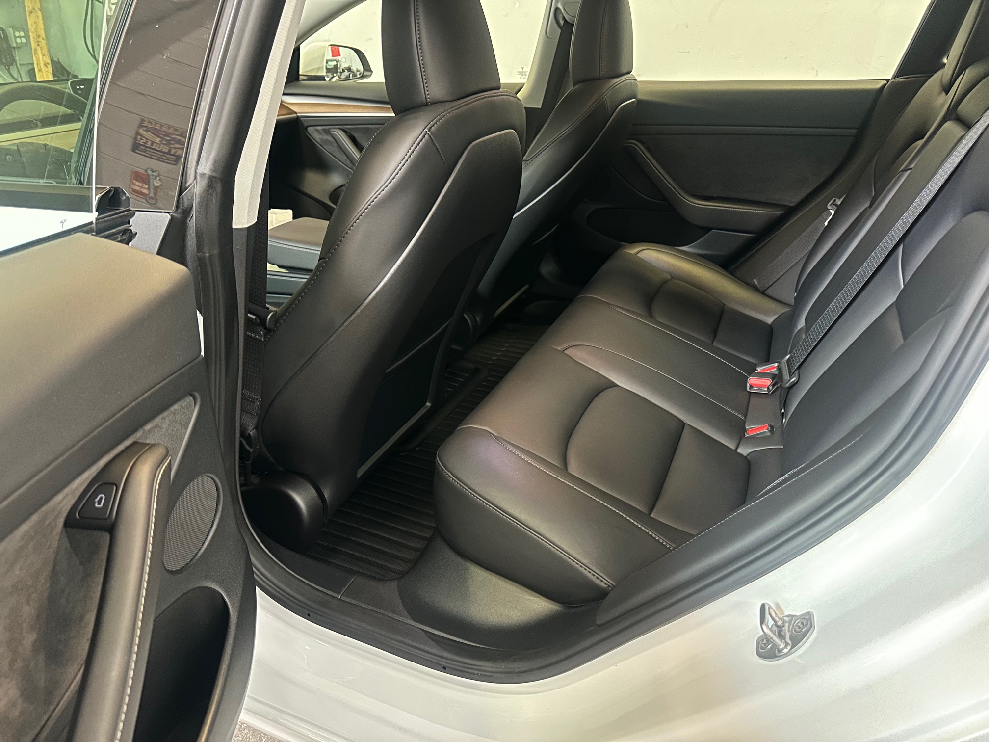 Tesla model 3 standard range 2023