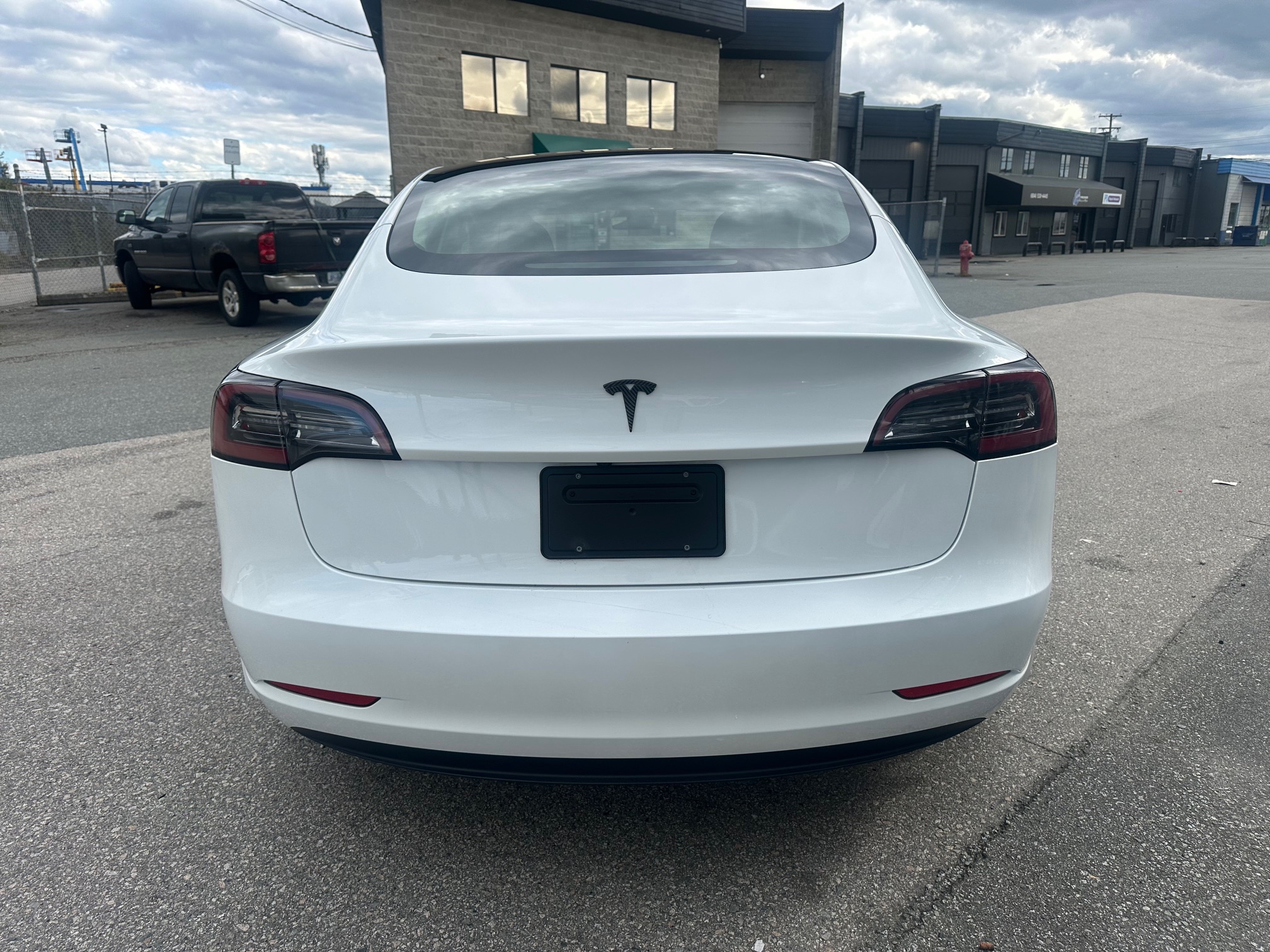 Tesla model 3 standard range 2023