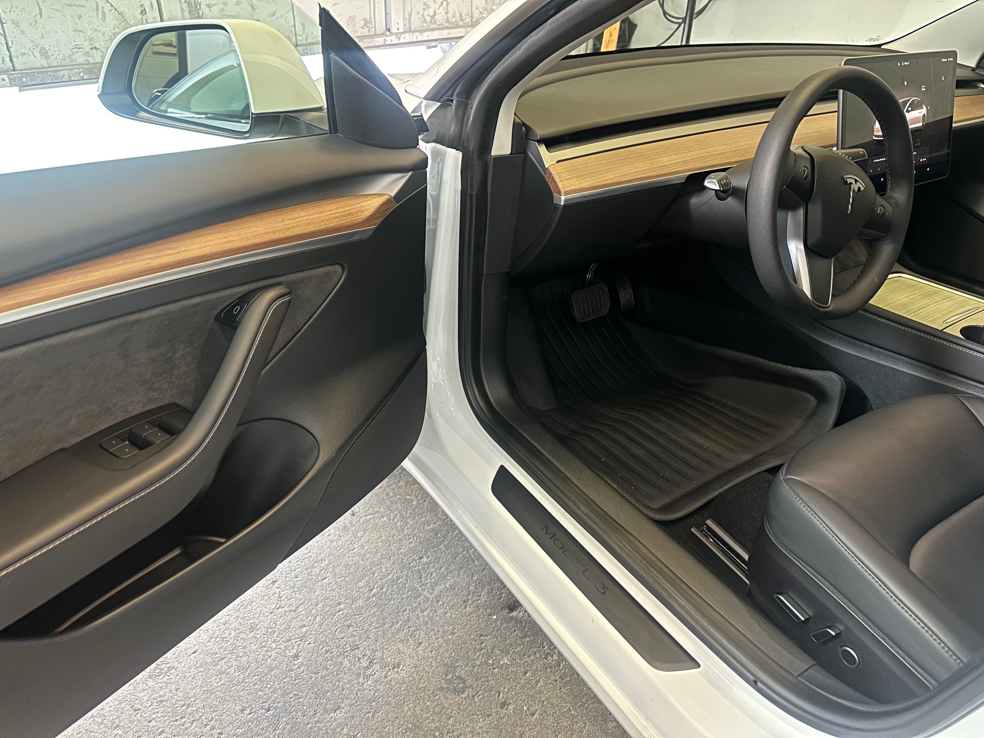 Tesla model 3 standard range 2023