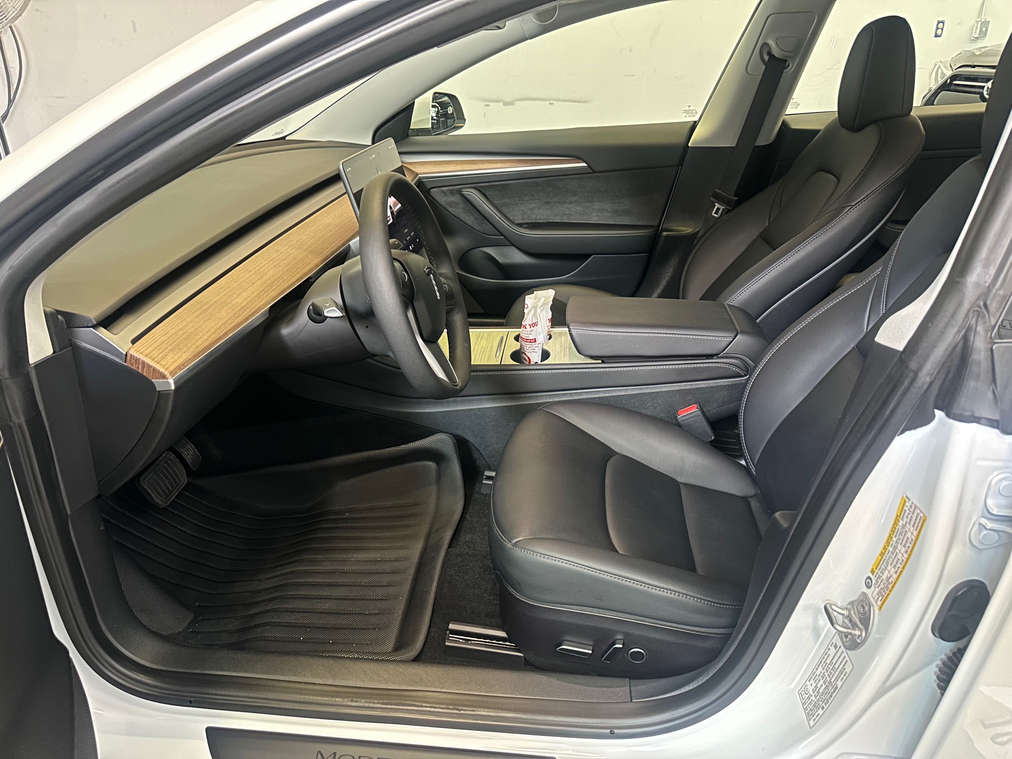 Tesla model 3 standard range 2023