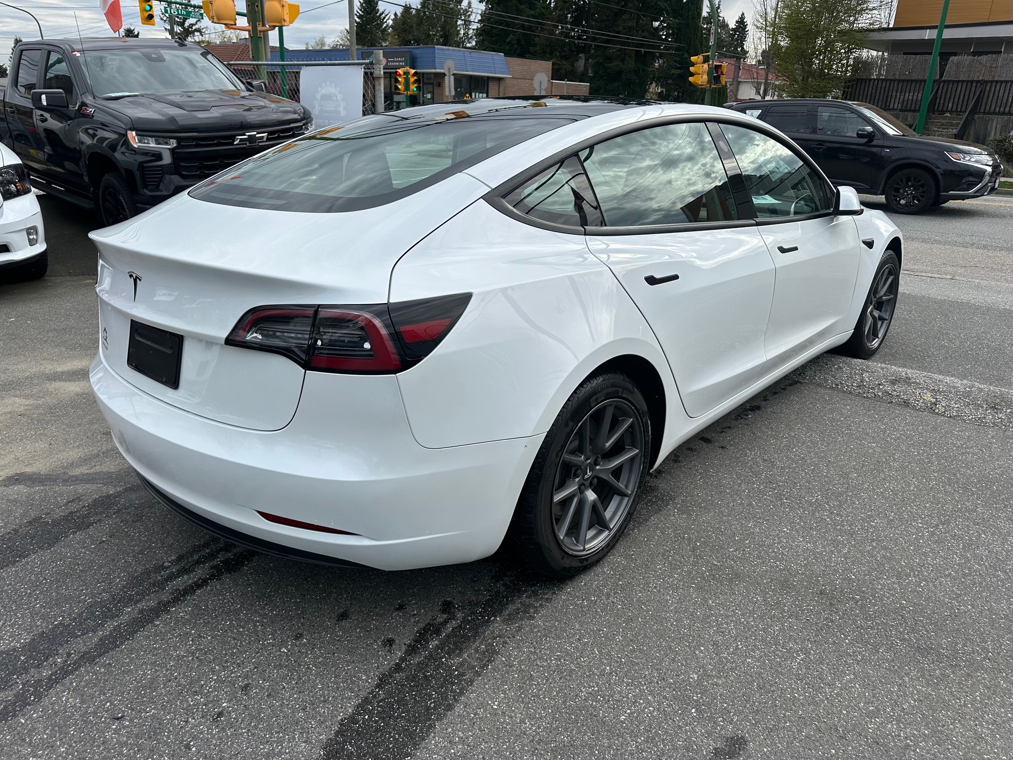 2023 Tesla 3 standard range