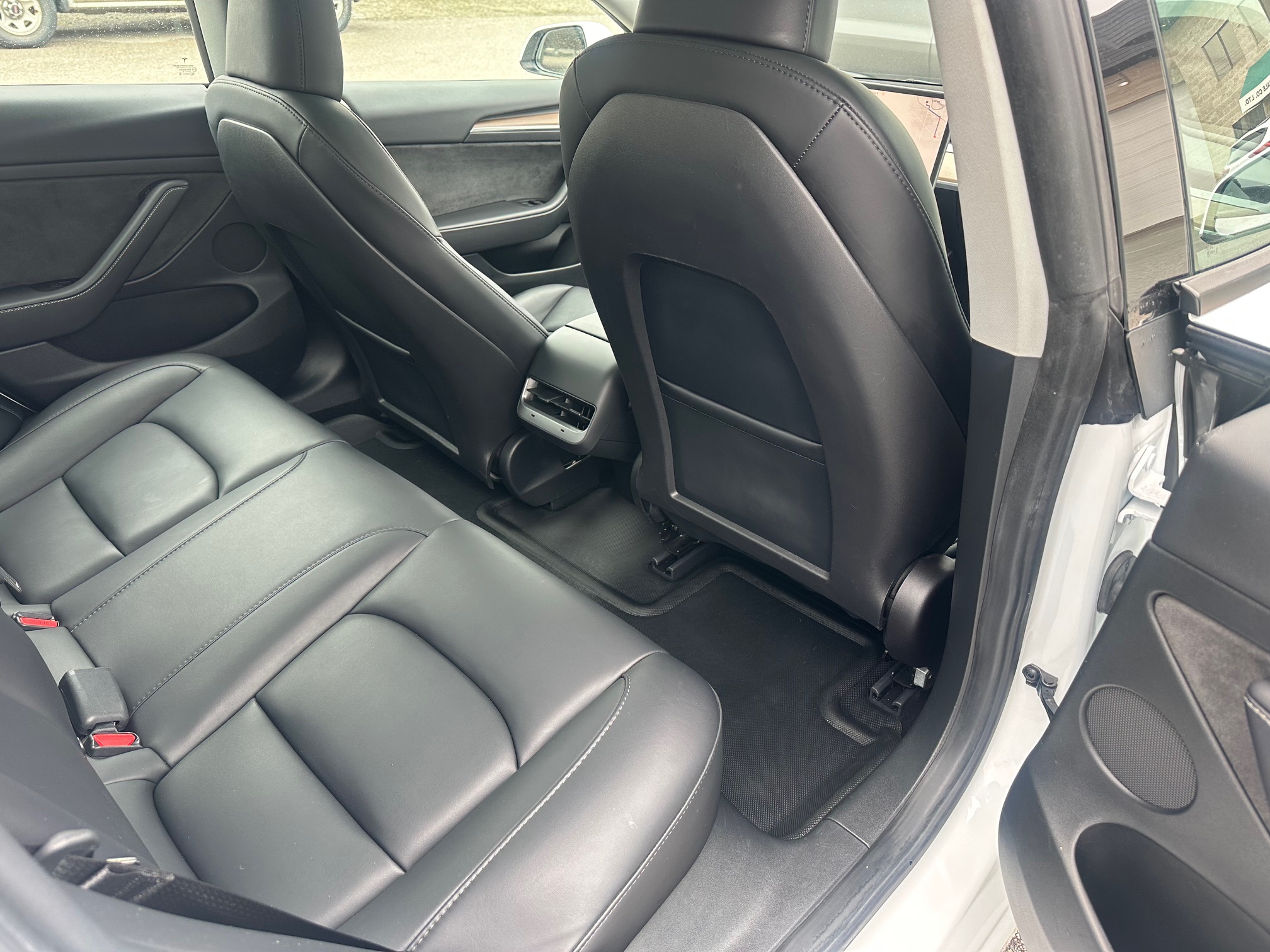 2023 Tesla 3 standard range