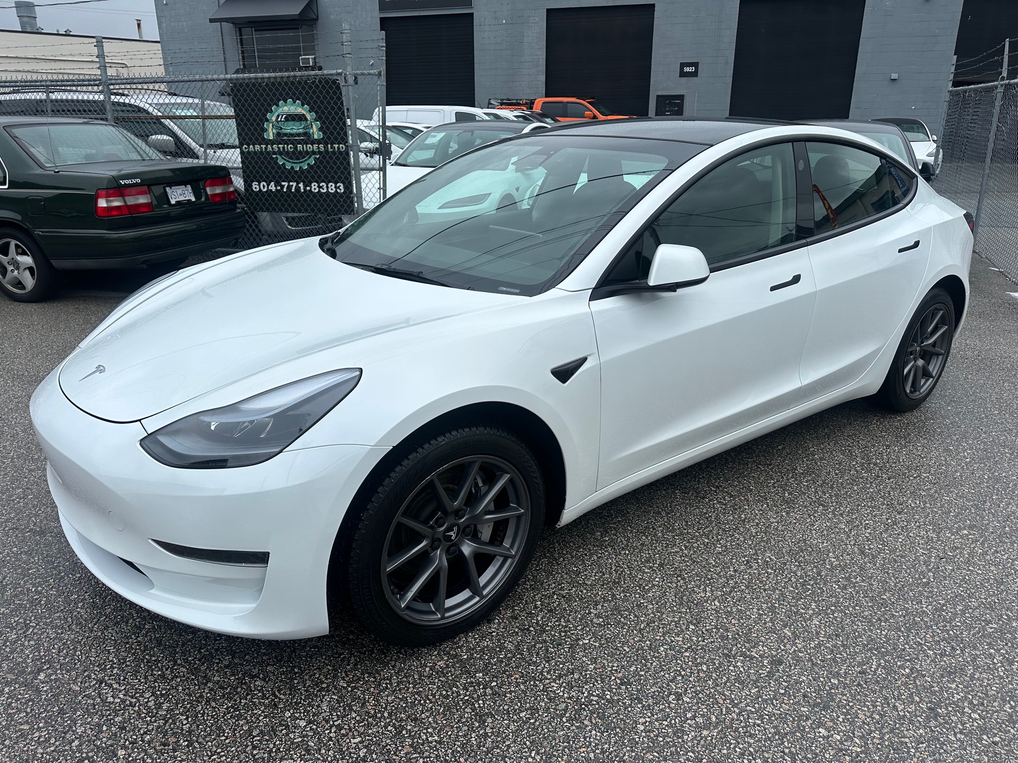 2023 Tesla 3 standard range