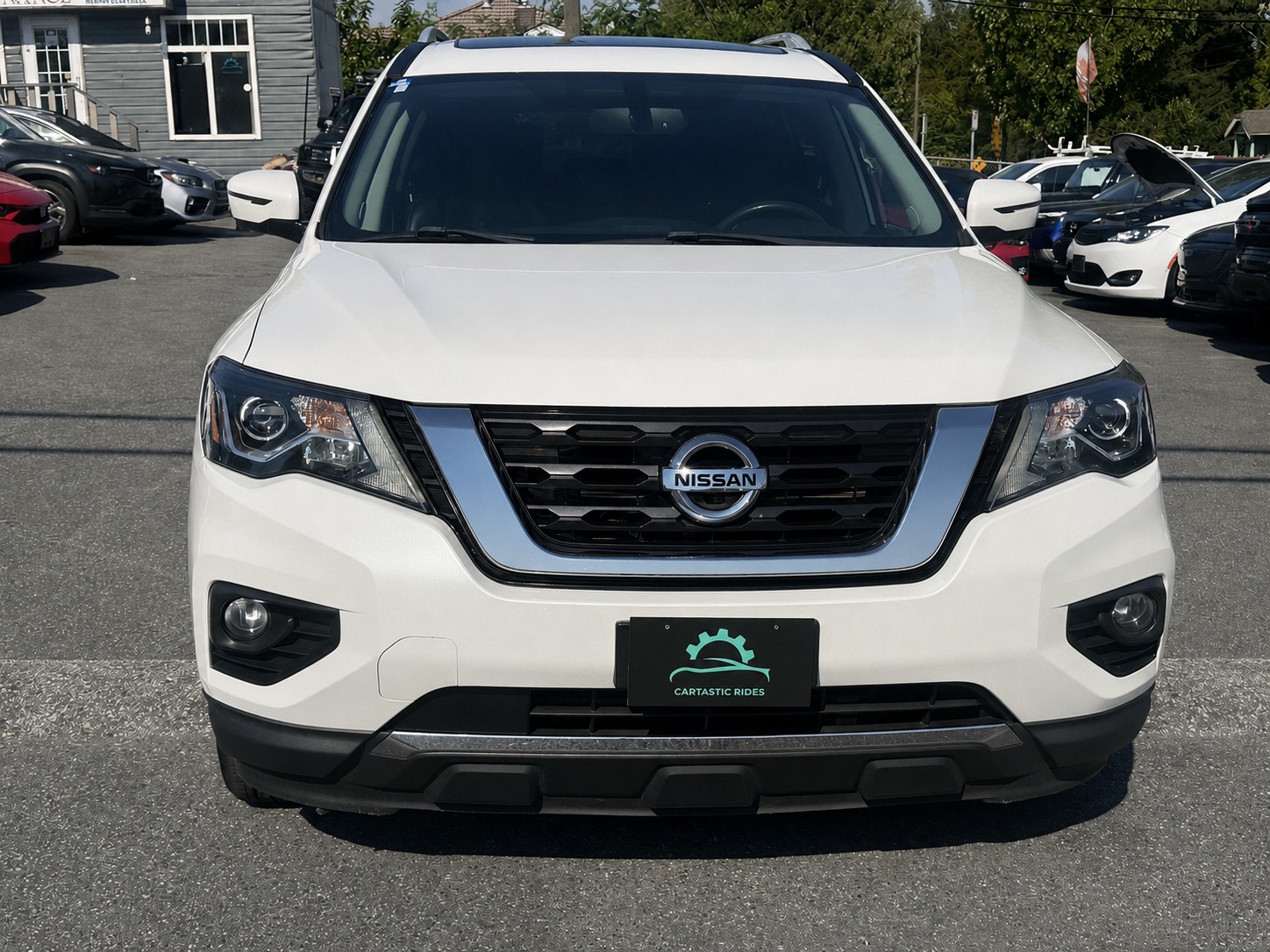2018 Nissan Pathfinder Platinum 4WD – Fully Loaded 7-Passenger SUV!