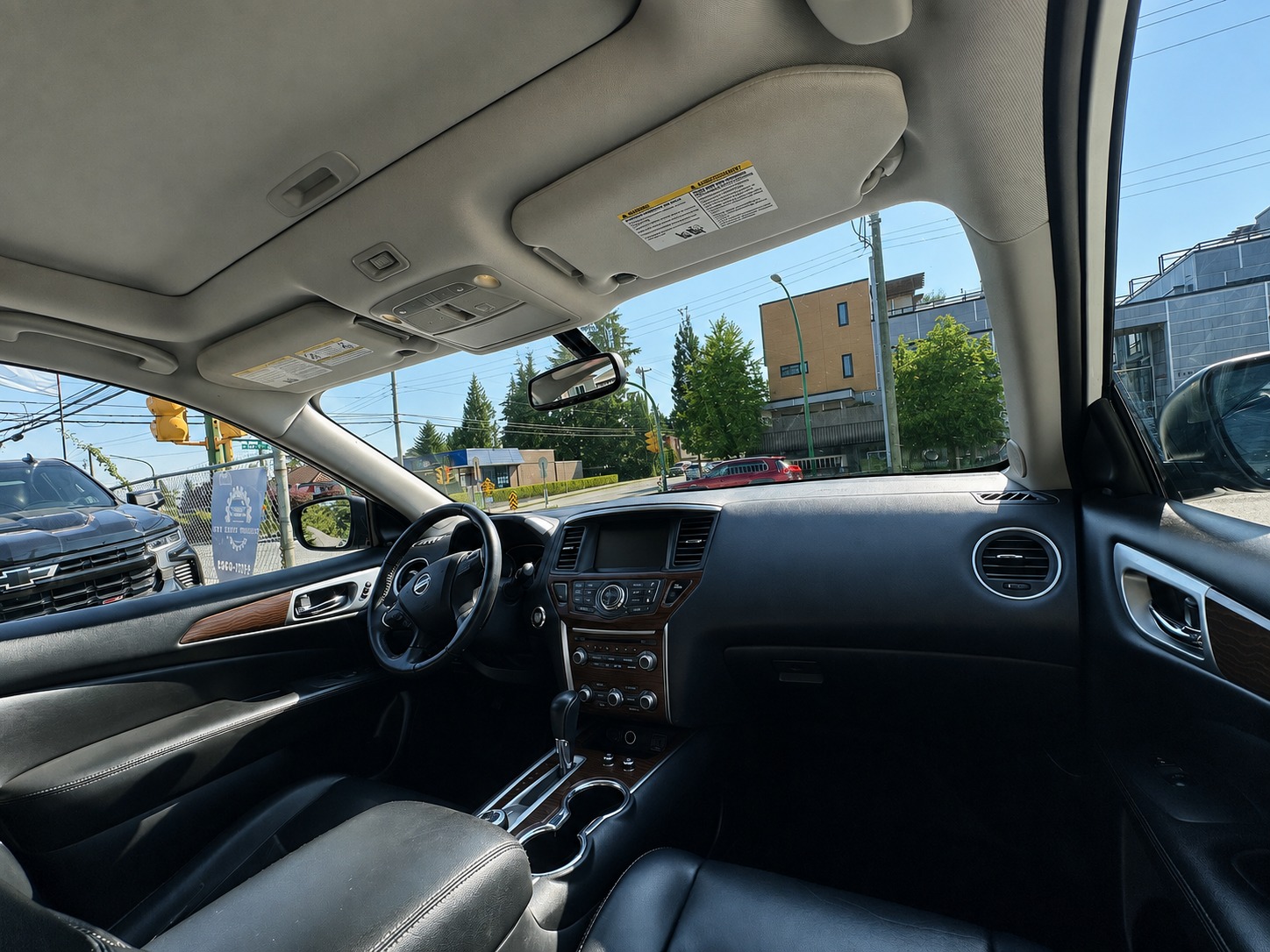 2018 Nissan Pathfinder Platinum 4WD – Fully Loaded 7-Passenger SUV!