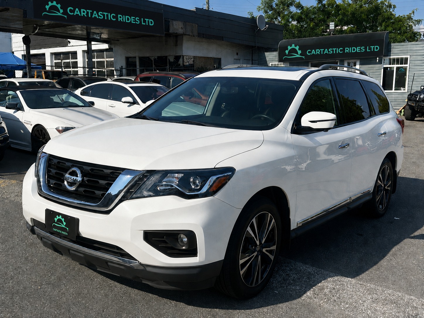 2018 Nissan Pathfinder Platinum 4WD – Fully Loaded 7-Passenger SUV!