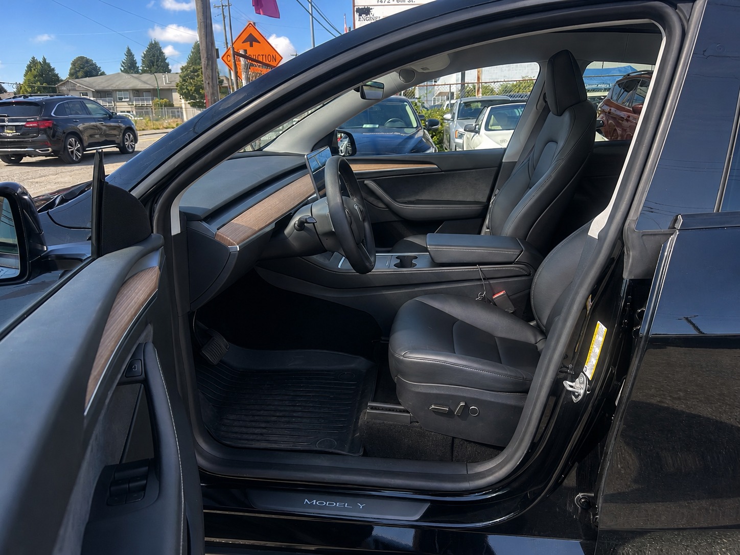 2025 TESLA MODEL Y LONG RANGE AWD