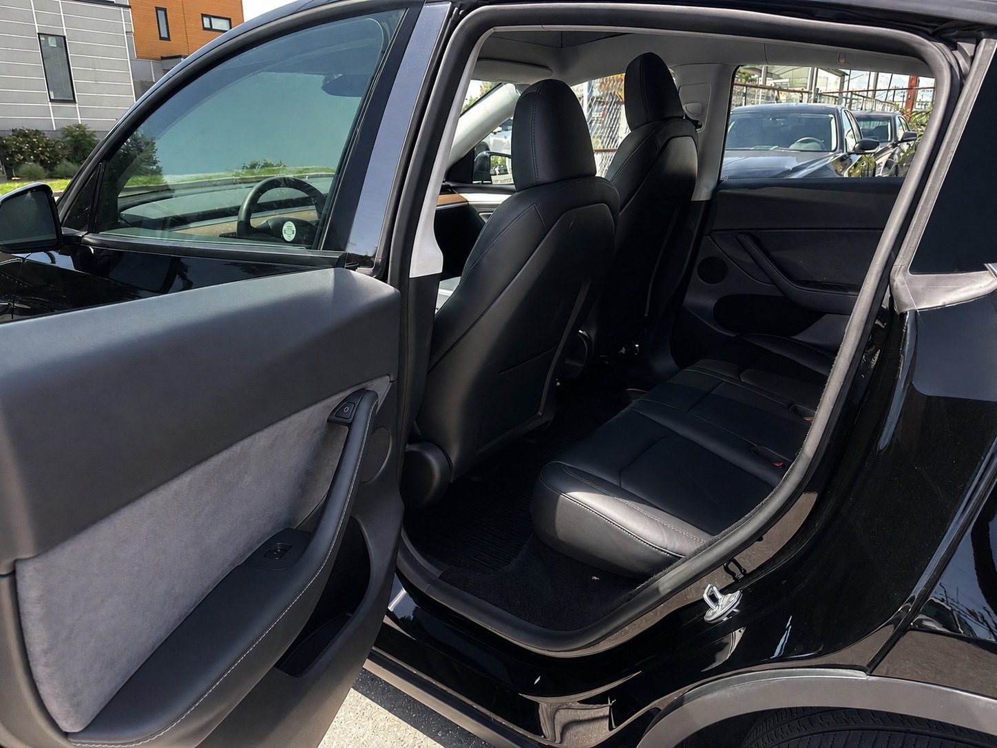 2025 TESLA MODEL Y LONG RANGE AWD